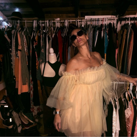 Meet your Posher, Aja - Picture 2 of 9